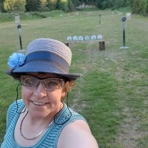 Meet your Posher, Crystal